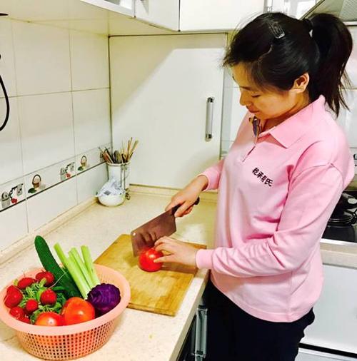 辽宁在沈阳找保姆做饭阿姨带小宝多少钱｜推荐沈阳静恩家政保姆公司靠谱口碑好