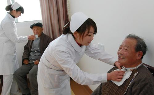 盖州找照顾帕金森卧床老人住家保姆|推荐沈阳静恩家政靠谱口碑好