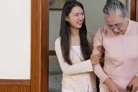 辽宁沈阳住家保姆照顾自理老人多少钱｜推荐沈阳静恩家政保姆公司口碑好