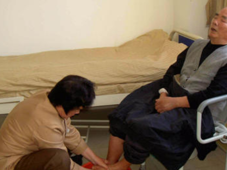 辽宁找24小时住家护老保姆照顾脑梗骨折老人｜推荐沈阳静恩家政保姆护工公司口碑好