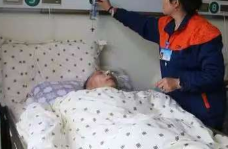 辽宁在沈阳发生交通事故找医院护工照顾伤患病人需要开发票｜请认准沈阳静恩家政护工保姆公司靠谱口碑好